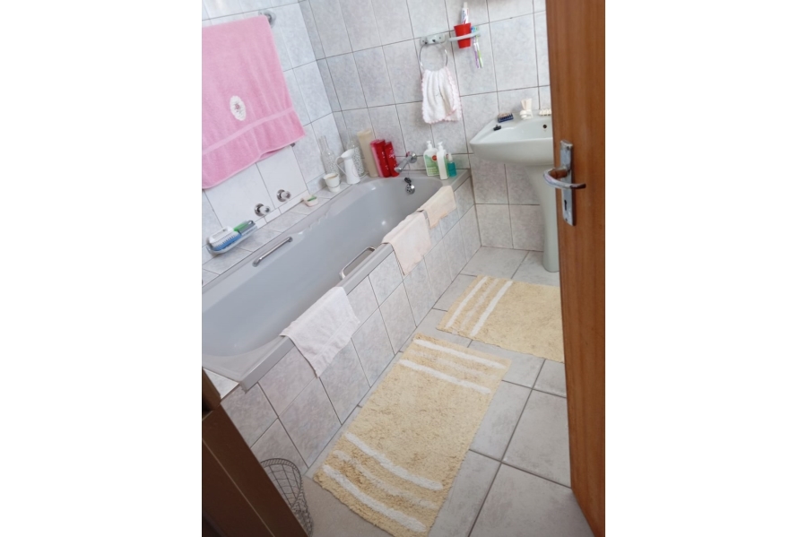 3 Bedroom Property for Sale in Wavecrest Eastern Cape